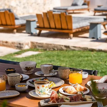 Paragon 700 Boutique & Ostuni