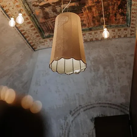 Paragon 700 Boutique & 5*