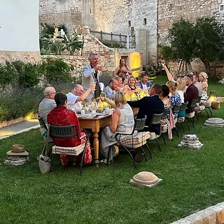 Paragon 700 Boutique & 5*