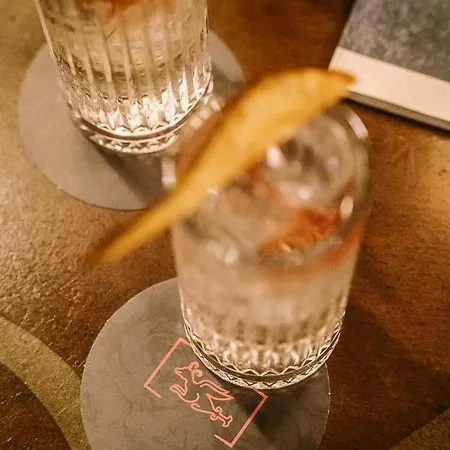 Paragon 700 Boutique & 5*