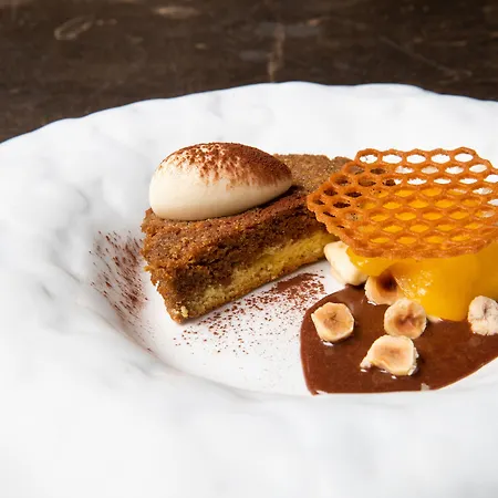 Paragon 700 Boutique & Hotel 5*