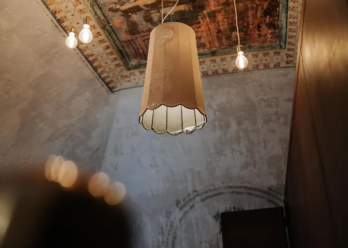 Paragon 700 Boutique & 5*