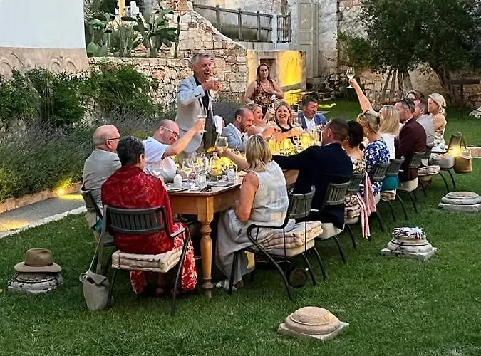 Paragon 700 Boutique & 5*