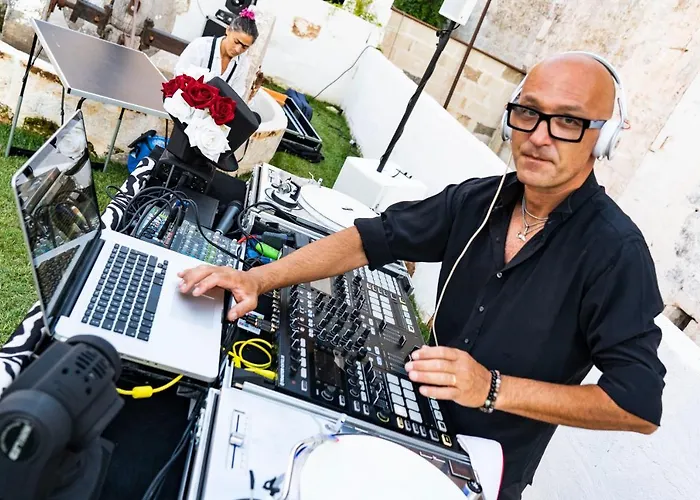 Paragon 700 Boutique & Ostuni