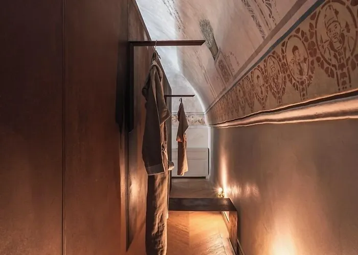 Paragon 700 Boutique & Ostuni