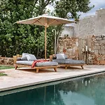 Paragon 700 Boutique & Ostuni