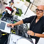 Paragon 700 Boutique & أوستوني