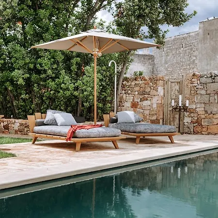 Paragon 700 Boutique & Ostuni