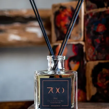 Paragon 700 Boutique &