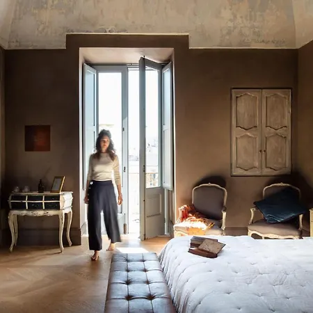Paragon 700 Boutique & Ostuni