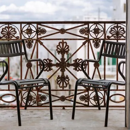 Paragon 700 Boutique & Ostuni