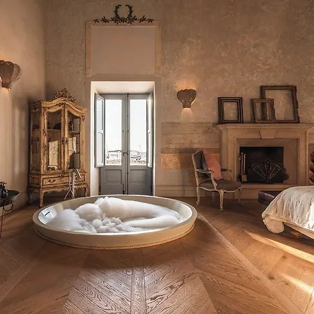 Paragon 700 Boutique & Ostuni
