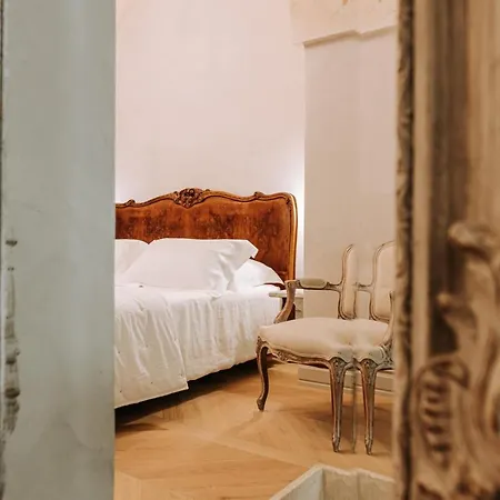 Paragon 700 Boutique & Ostuni