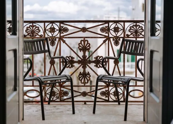 Paragon 700 Boutique & Ostuni